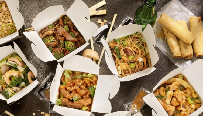 預制菜爭議下，智能烹飪機器人現炒留住 “鍋氣”